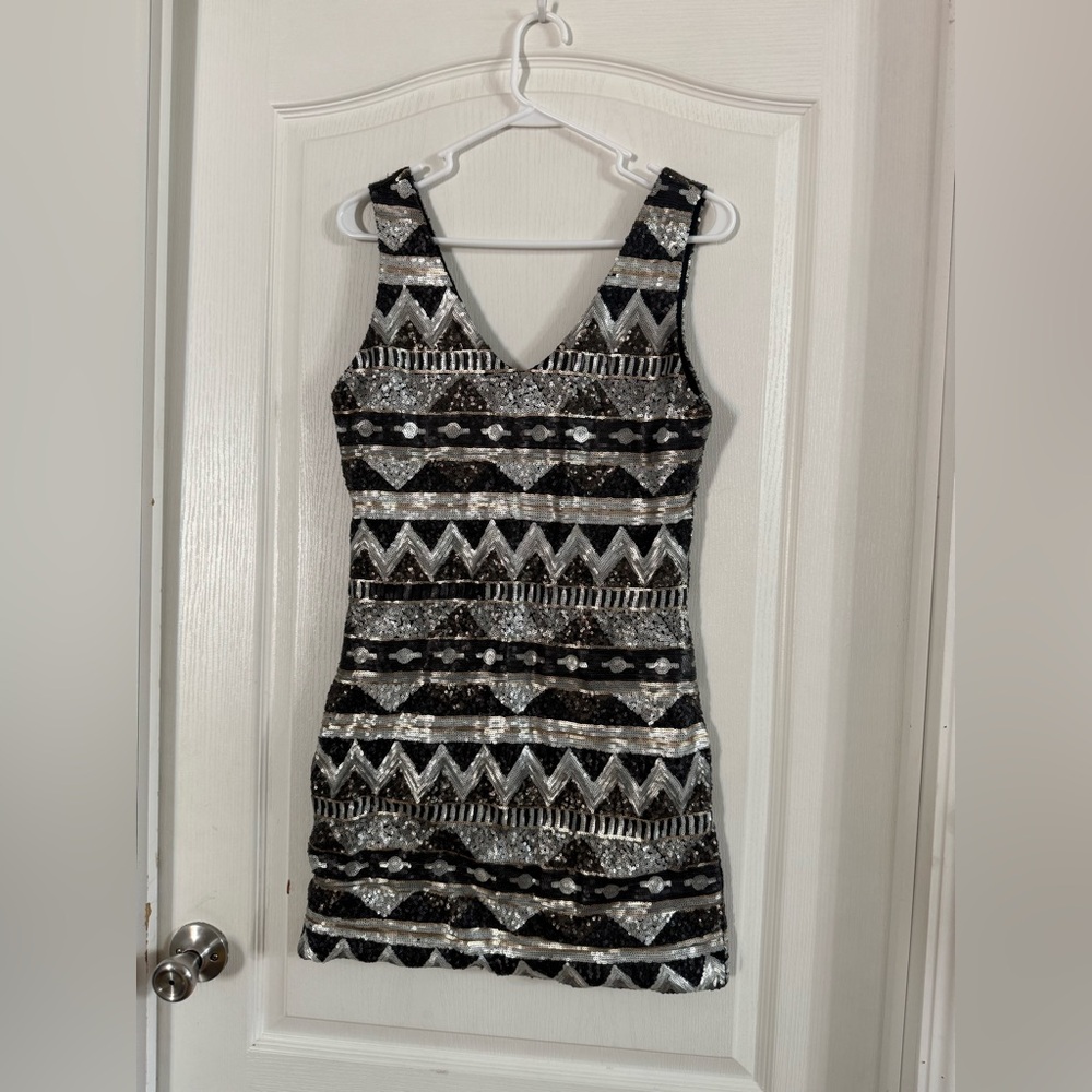One Clothing Los Angeles Women’s Sequin Geometric Dress S. MH-55